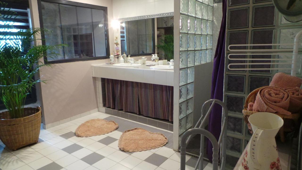 Monprimblanc Chambre D'Hotes Le Paon Blanc מראה חיצוני תמונה